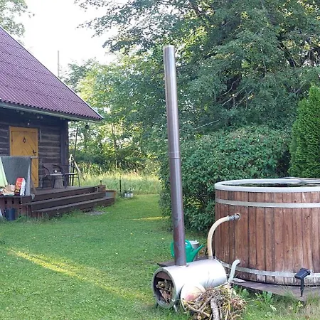 Kenni Holiday Hause Kenni